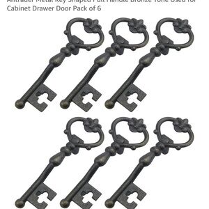 Vintage Bronze Key Shaped Pull Handles - Set‎ of 6
